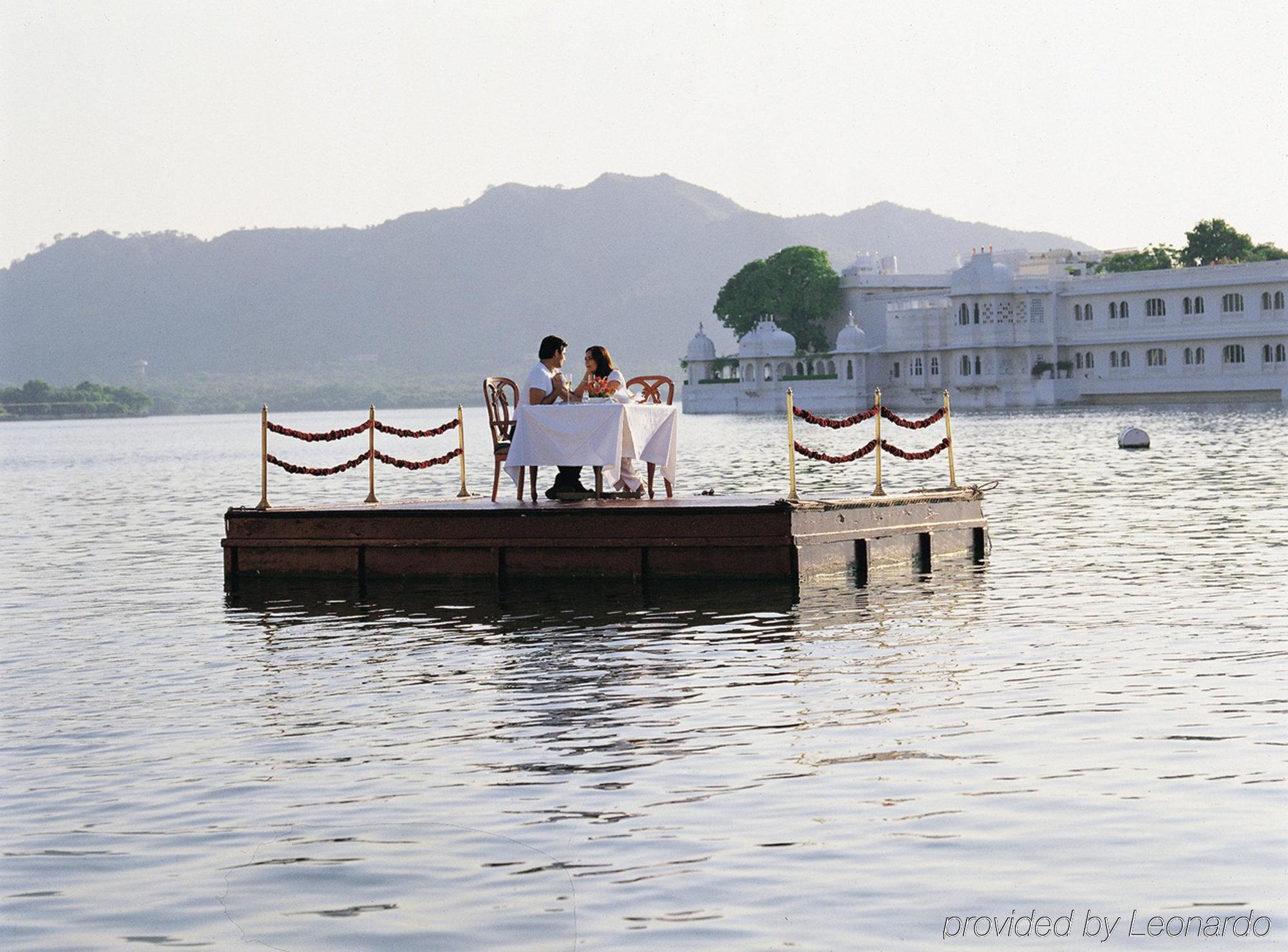 Taj Lake Palace Udaipur Restaurant foto